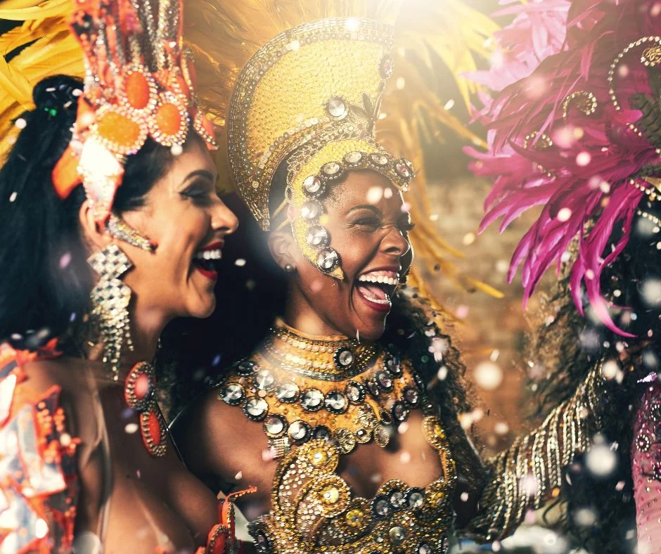 Read more about the article Unveiling the Rich Tapestry: History Behind the Costumes at Rio Carnival