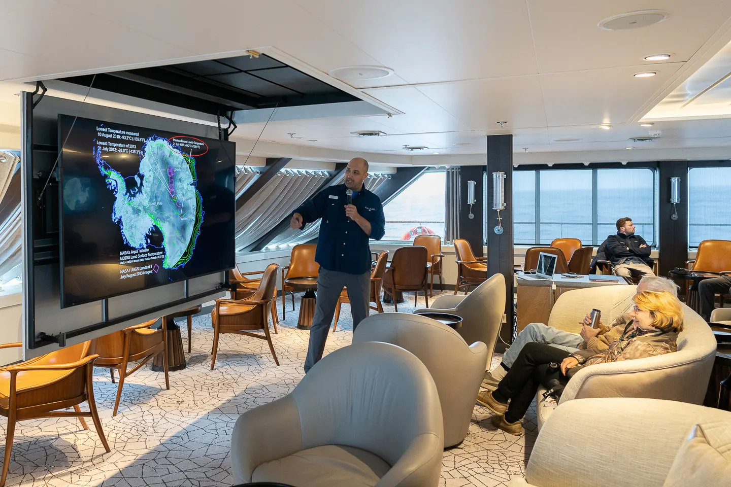 Briefing of the expedition