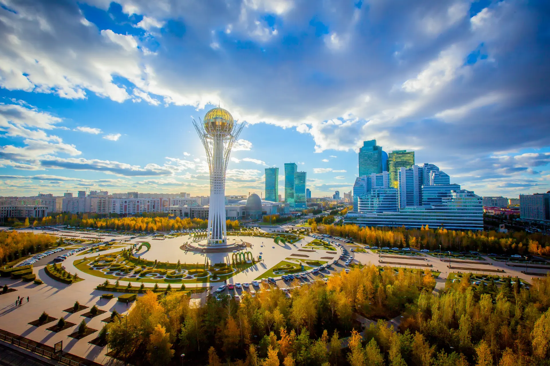 Read more about the article Experiences in Kazakhstan: Steppe Horizons, Silk Road Stories and Alpine Lakes